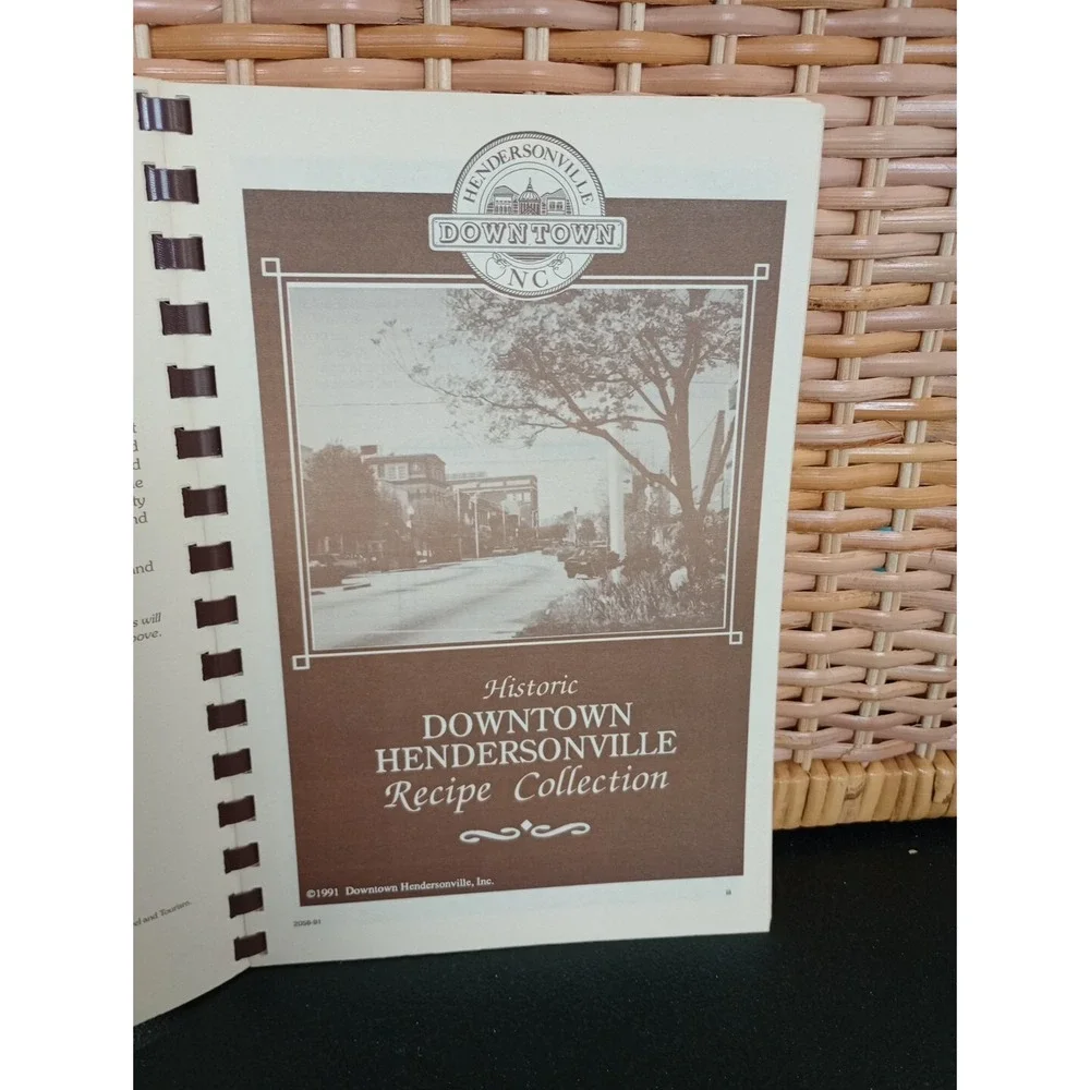 Historic‎ Downtown Hendersonville Recipe Collection 1991 NC Cookbook Spiralbound